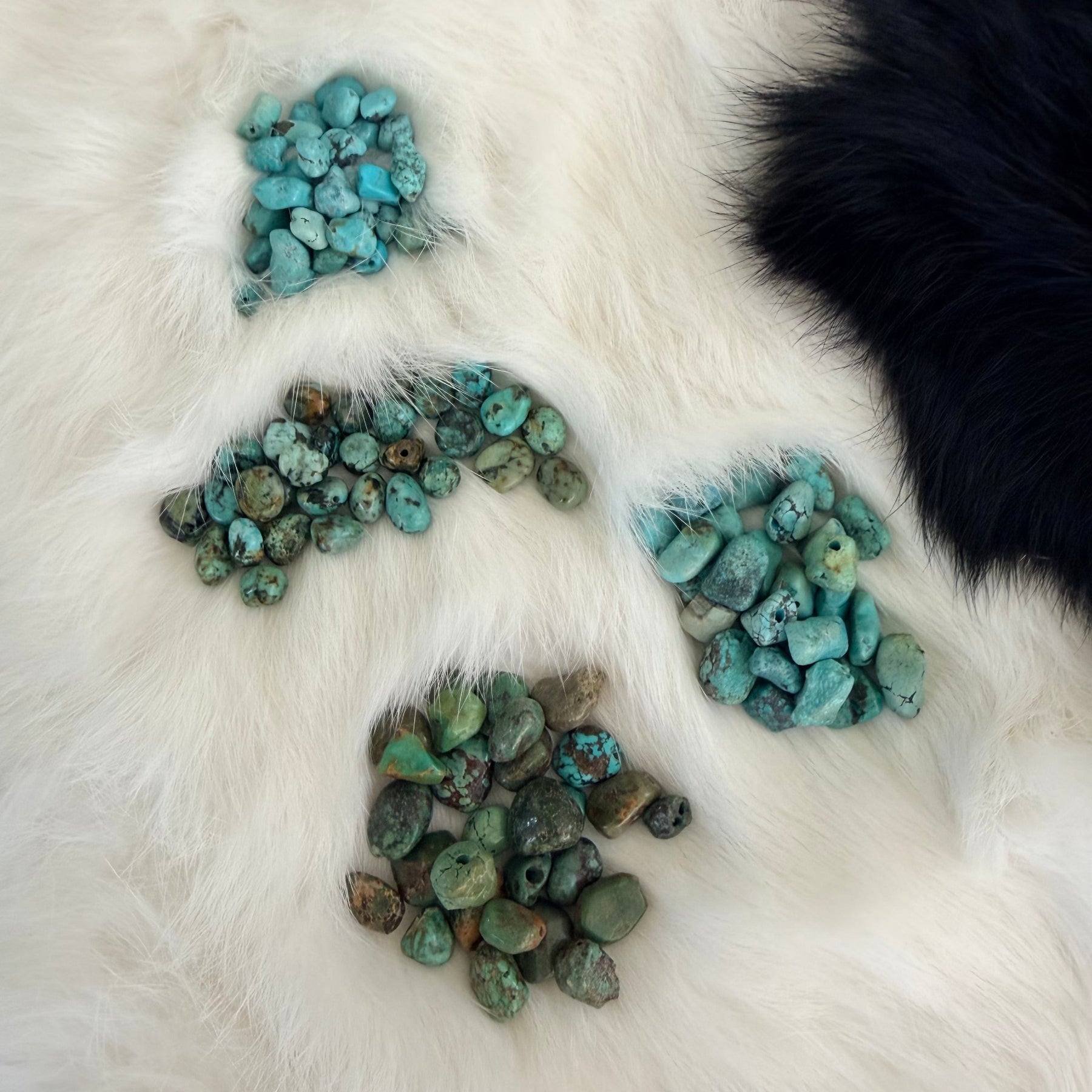 Billie Jr. Necklace (Mother of Pearl)