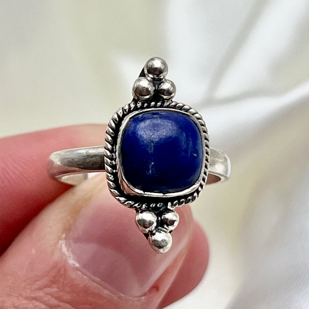 Lapis Lazuli Gemstone Ring: Size 8