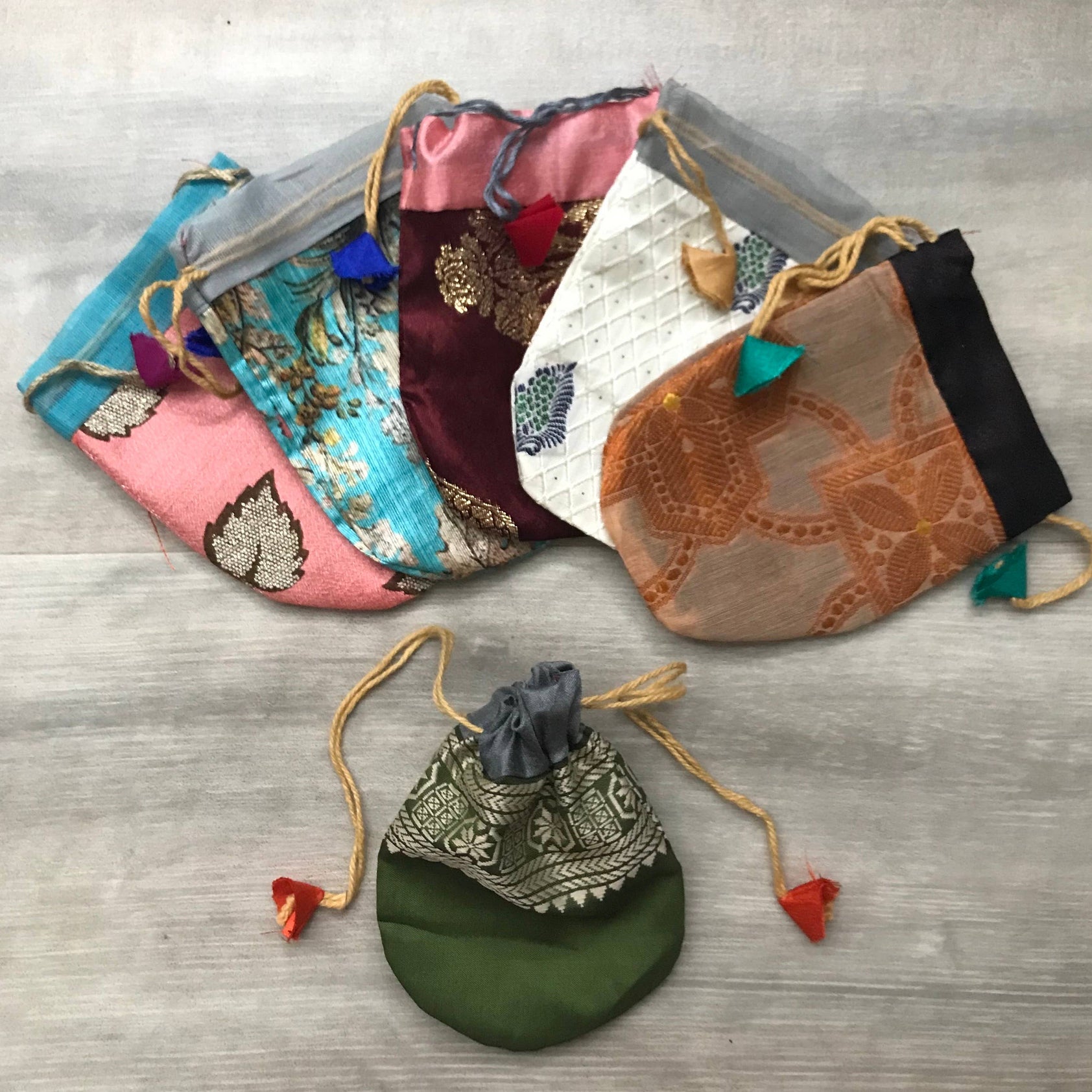 Belle Modelle - Last picture of today 🌈 Our beautiful handmade woven  recycled sari fabric bags. 🛍  https://belle-modelle.co.uk/collections/new-in-1/products/copy-of-silk-sari- bag-assorted | Facebook